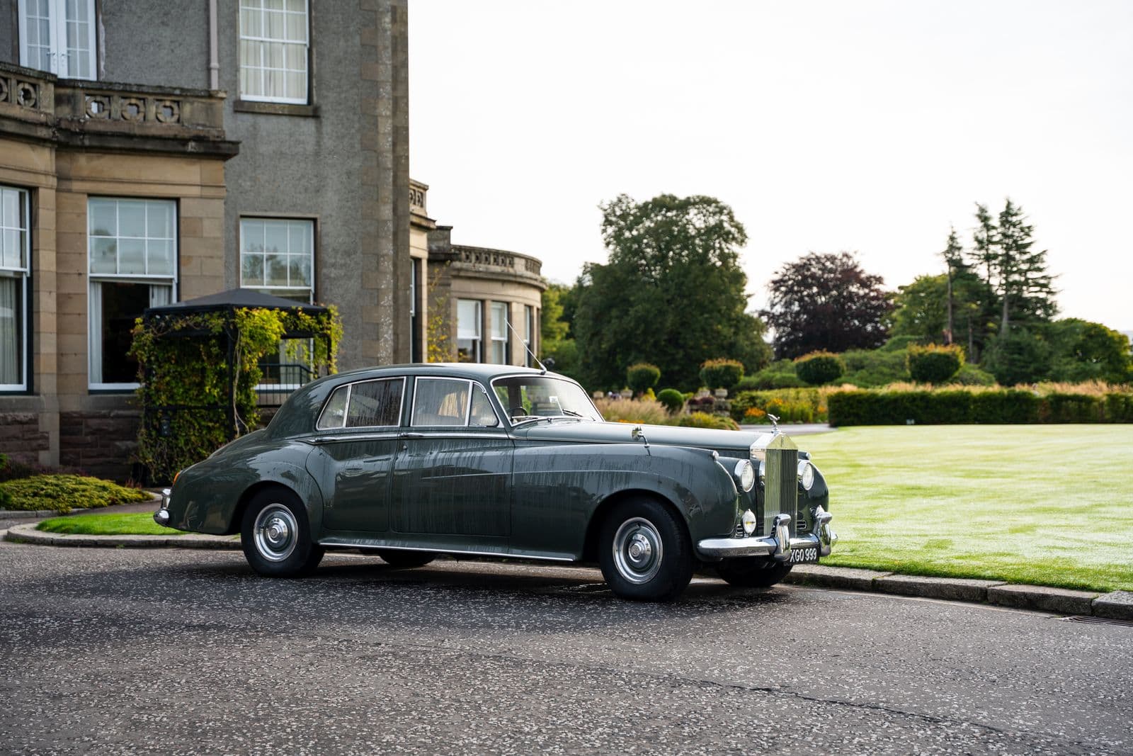 Classic car arrival